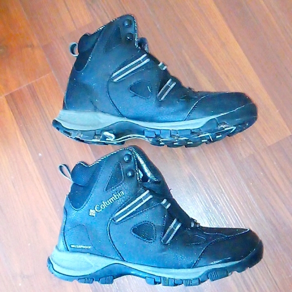 Columbia size 9 insulated boots - Picture 2 of 4